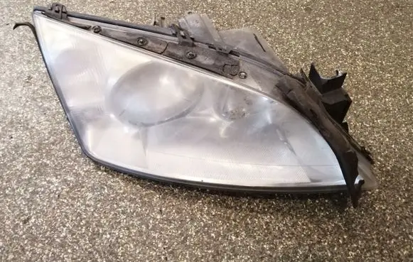 Ford Mondeo Mk III Headlight/headlamp 1S7113005AL