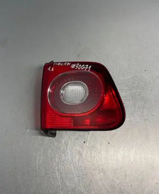 Volkswagen Tiguan Tailgate rear/tail lights 5N0945093C