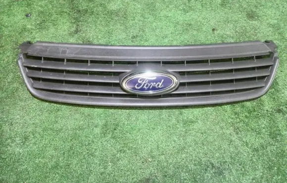 Ford C-MAX I Front bumper upper radiator grill 7M51R8138A