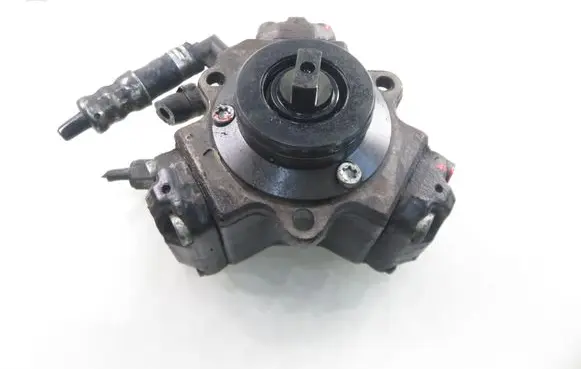 Opel Combo C Fuel injection high pressure pump 0445010092 55185549