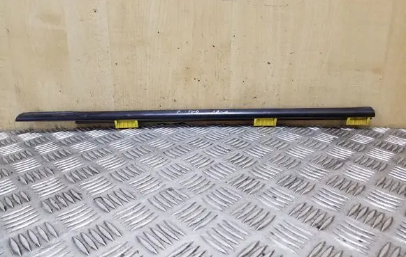 Honda CR-V Rear door glass trim molding