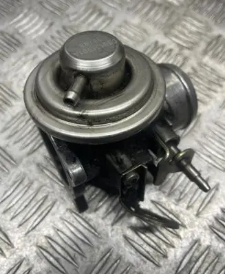 Volkswagen Golf IV EGR valve 038129637 038131501A