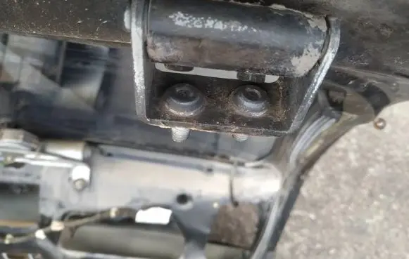 Volvo S40, V40 Tailgate/trunk/boot hinge