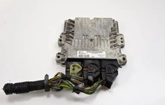 Ford Focus Engine control unit/module BV6112A650NF S180133007 SID807EVC