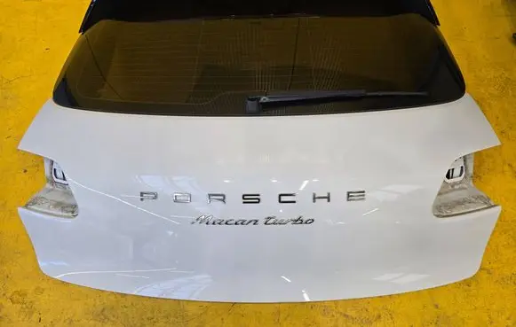 Porsche Macan (95B) Truck tailgate 