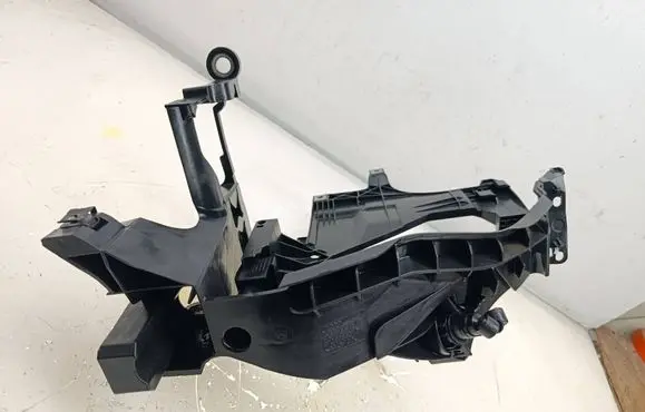 Audi A5 Sportback 8TA Headlight/headlamp mounting bracket 8T0805607 8T0805607L 1301073053