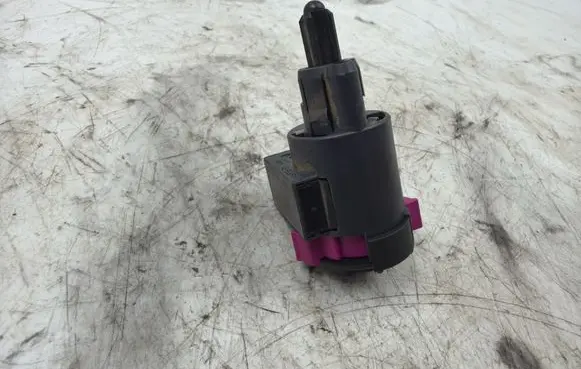 Audi A4 S4 B8 8K Brake pedal sensor switch 914689963