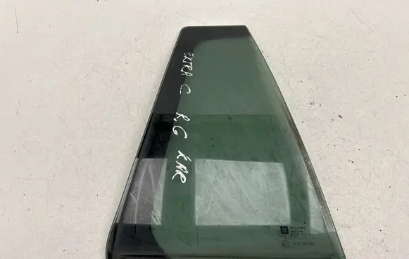 Opel Vectra C Rear vent window glass 43R007954