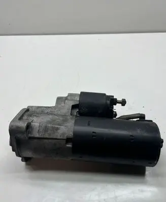 Volkswagen PASSAT B5.5 Starter motor 0001124020