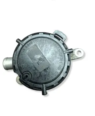 Mercedes-Benz E W211 Breather valve A6460100091
