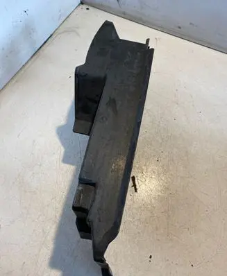 Ford Focus Radiator mount bracket F1EB8310E