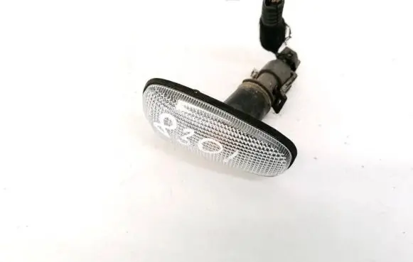 Opel Zafira A Front fender indicator light