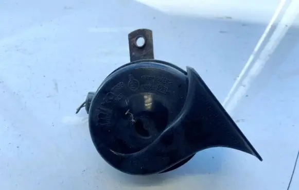 Volvo S70 V70 V70 XC Horn signal E200884