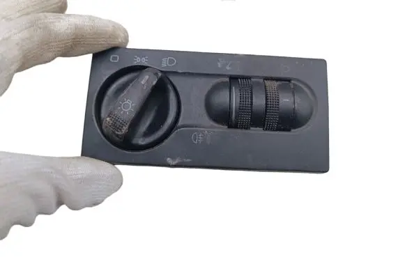 Volkswagen Golf III Light switch 1H6941531N 61NM34271