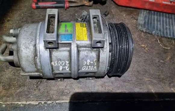Volvo S80 Air conditioning (A/C) compressor (pump) V00817101