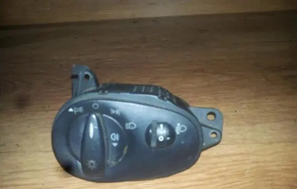 Ford Focus Light switch 98ag13a024cf