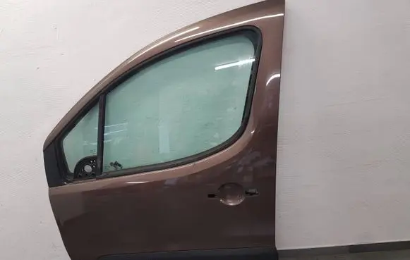 Peugeot Partner Front door