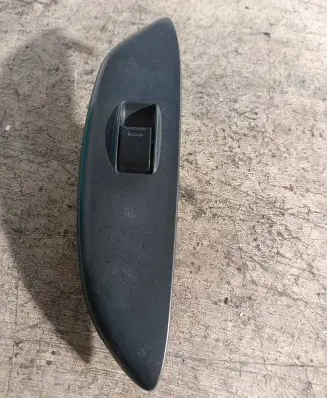 Toyota Yaris Electric window control switch