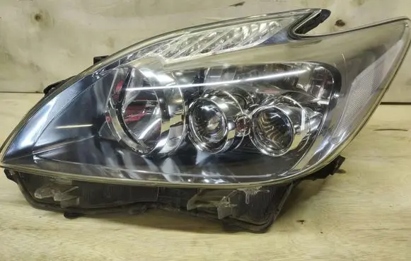 Toyota Prius (XW30) Headlight/headlamp 85967-47020
