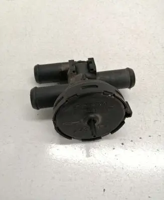 Saab 9-5 Coolant heater control valve 90566947