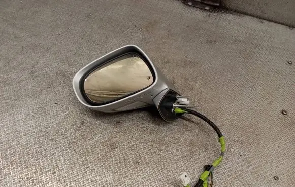 Front door electric wing mirror