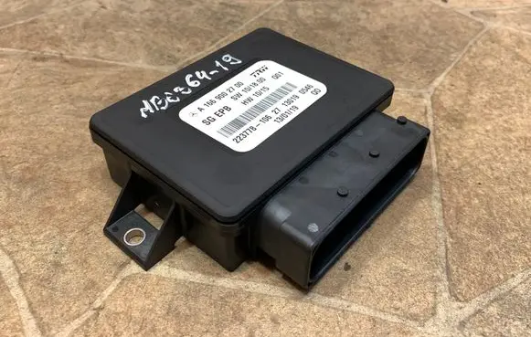 Mercedes-Benz ML W166 Rear brake EMF control unit/module A1669002700