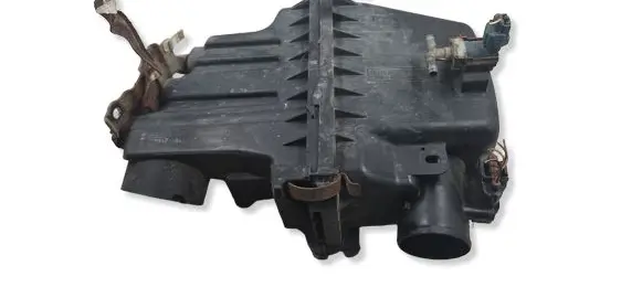 Toyota Yaris Air filter box 