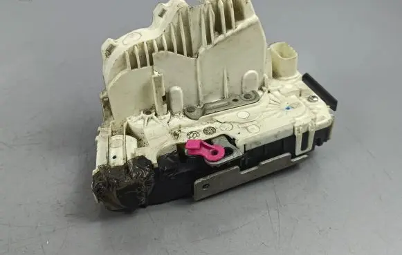 Jeep Grand Cherokee Front door lock P04589699AG