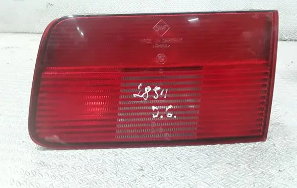 Tailgate rear/tail lights