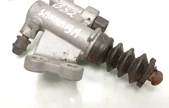 Honda Civic IX Clutch slave cylinder 