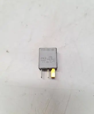 Toyota Avensis T250 Other relay 9008087019