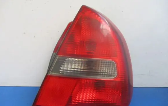 Mitsubishi Carisma Rear/tail lights