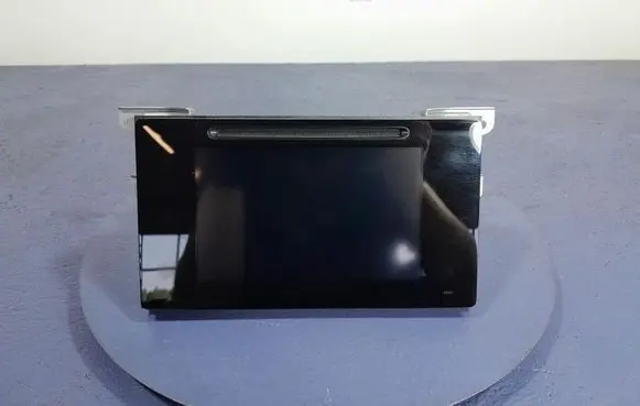 Radio/CD/DVD/GPS head unit
