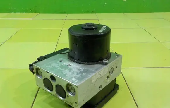 Mercedes-Benz CLK A209 C209 ABS Pump A0365454032 XP250