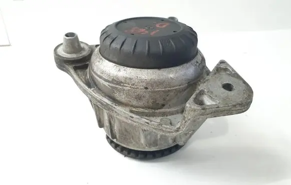 Mercedes-Benz Vito Viano W447 Engine mount bracket A4472410013
