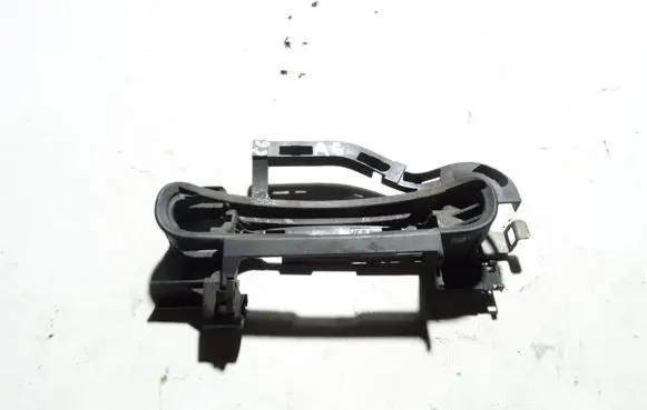 Rear door exterior handle/bracket