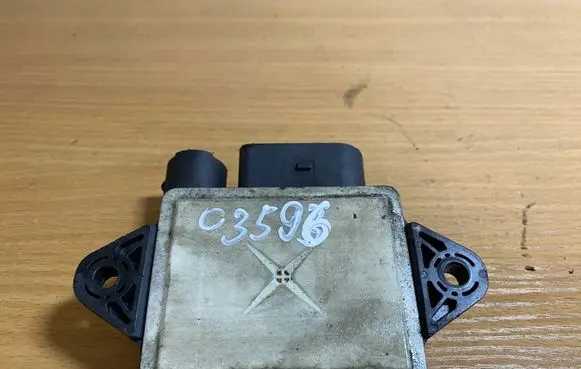Mercedes-Benz E W211 Other relay A6429005801 C3596