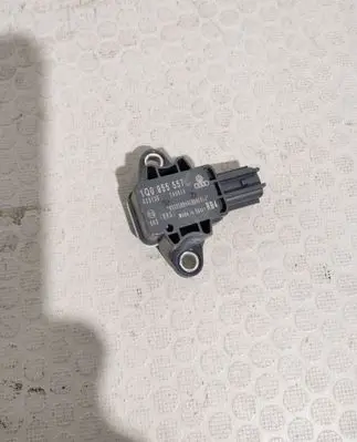 Volkswagen Polo V 6R Airbag deployment crash/impact sensor 1Q0955557 240910 023130