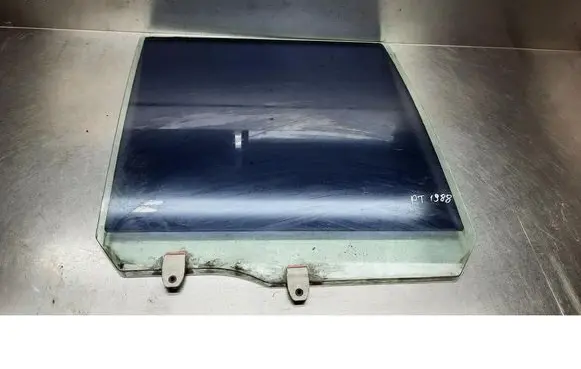 Honda CR-V Rear door window glass