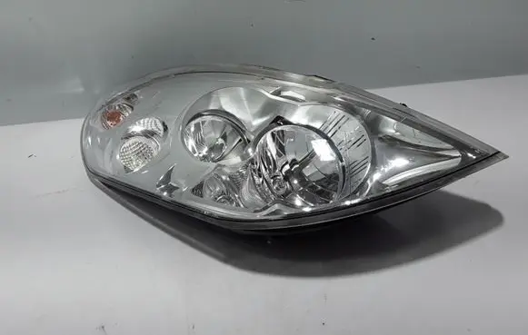 Renault Master III Headlight/headlamp 260108402R