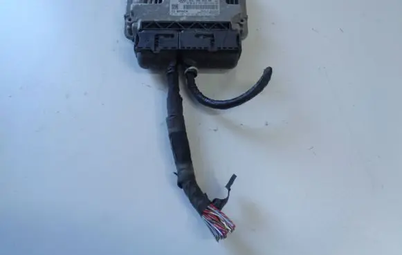 Seat Leon (1P) Engine control unit/module 03C906022AQ 0261S04396