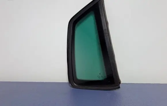 Volkswagen Golf VII Rear side window