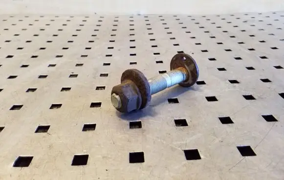 Nissan Qashqai Rear suspension camber bolt 
