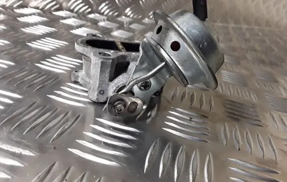 Toyota Verso Vacuum valve 