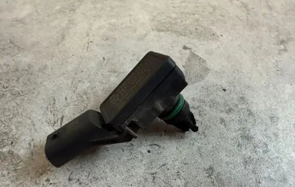 Volkswagen Amarok Air pressure sensor 06E906051T