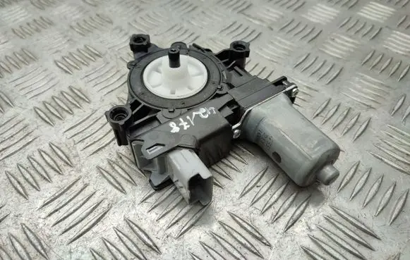 Peugeot 2008 II Front door window regulator motor 430113G0