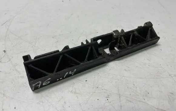 Audi A6 S6 C7 4G Fender mounting bracket 4G0853922B