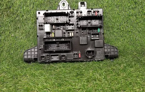 Opel Zafira C Power management control unit 13368651
