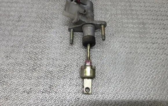 Toyota Corolla Verso E121 Clutch master cylinder