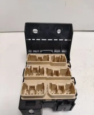 Toyota Corolla Verso AR10 Fuse module 82734